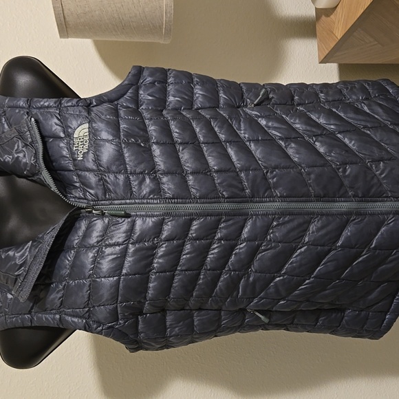 💥The North Face Puffer Vest - Picture 1 of 7